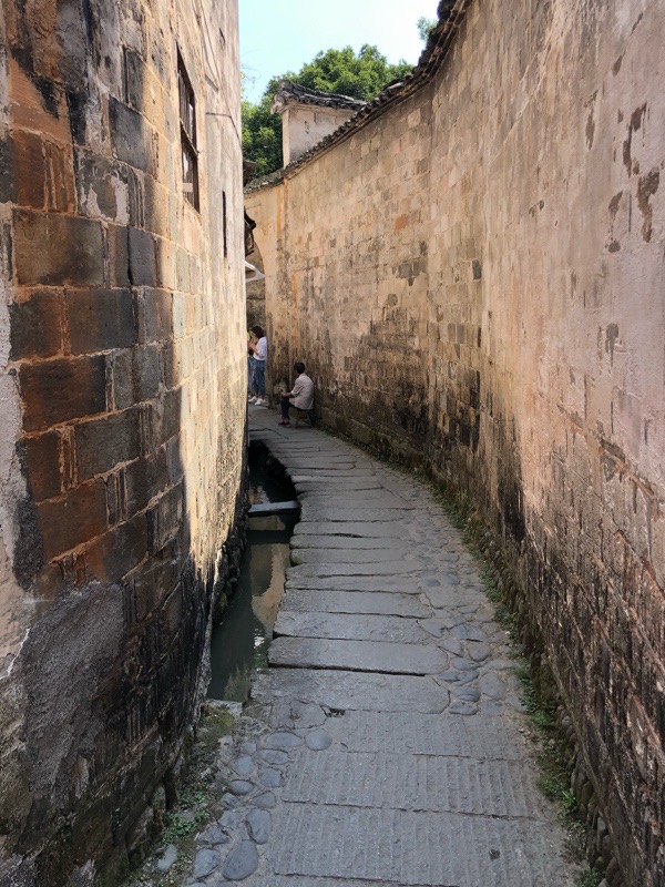石板路和水圳