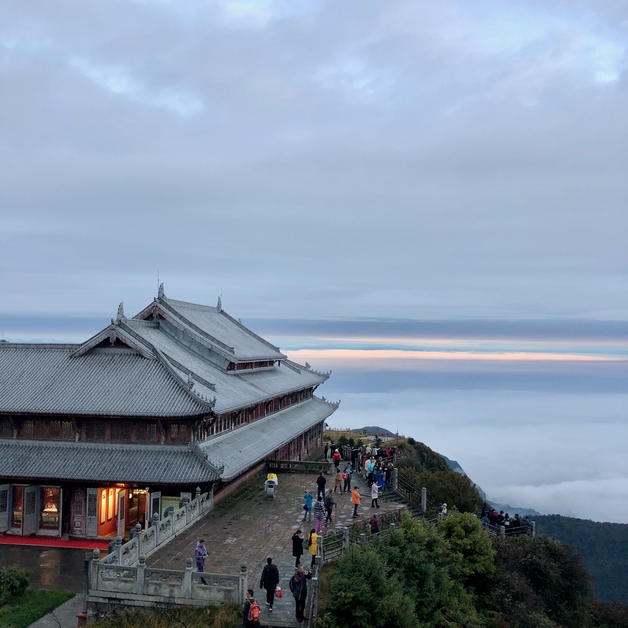 没看到日出，只有霞光