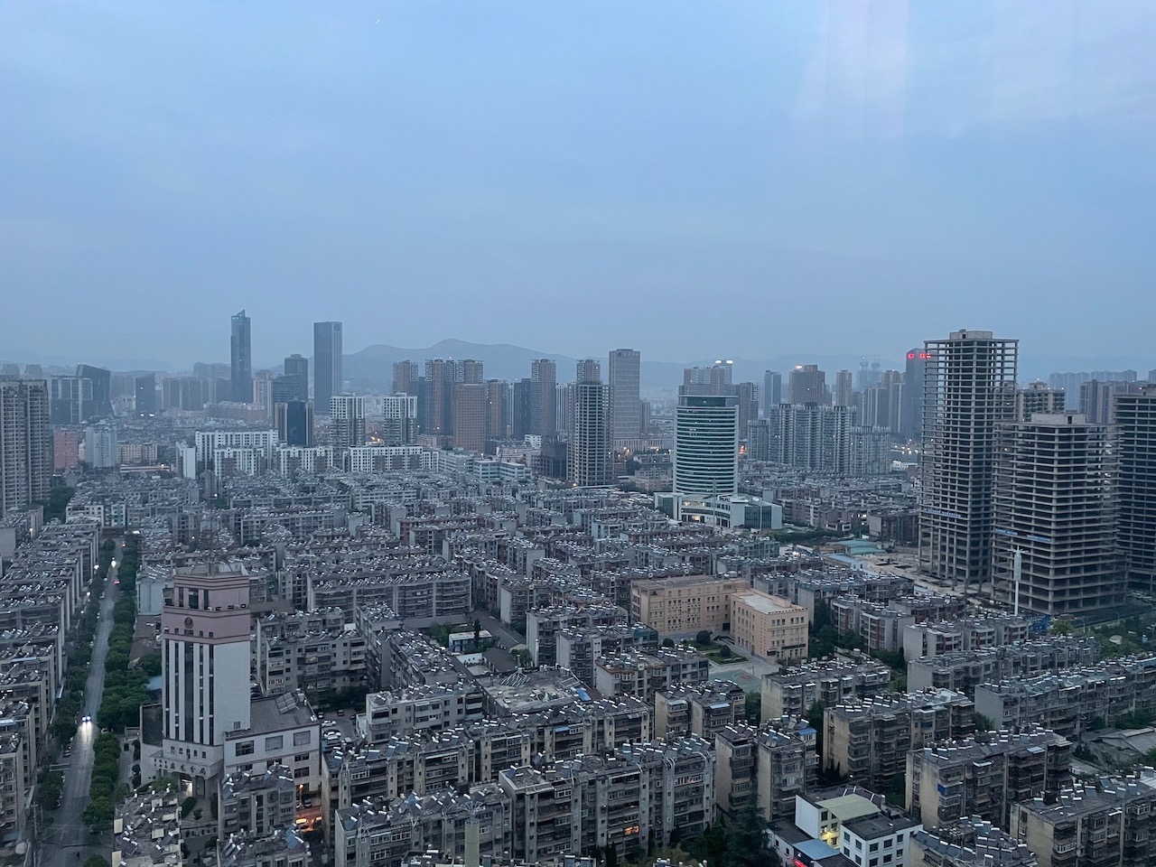 酒店外的昆明