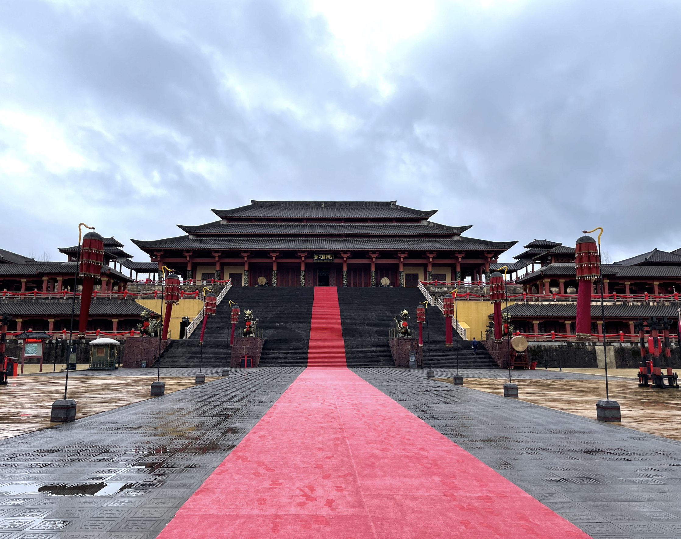 四海归一殿外面