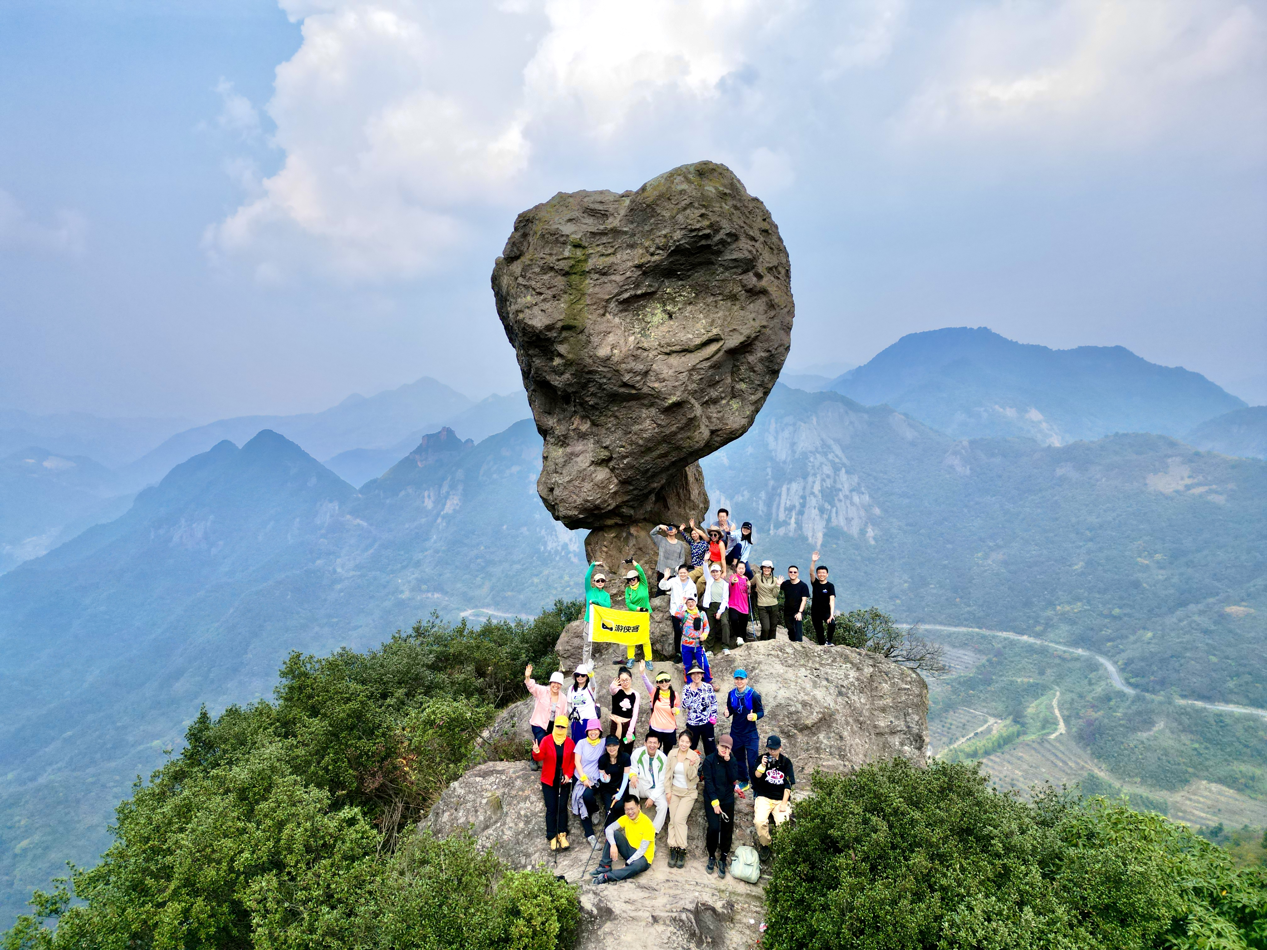 无人机拍的合照