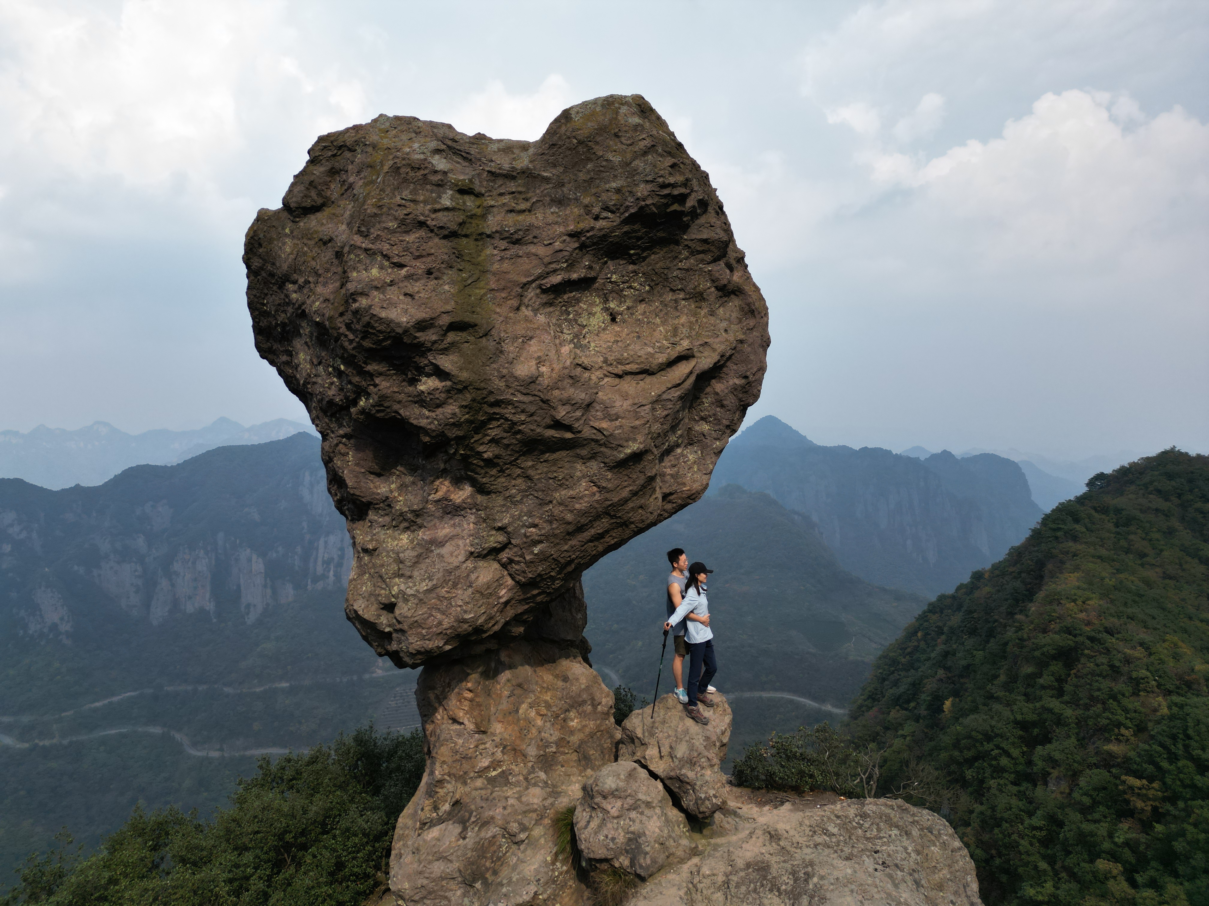 美女峰巨石