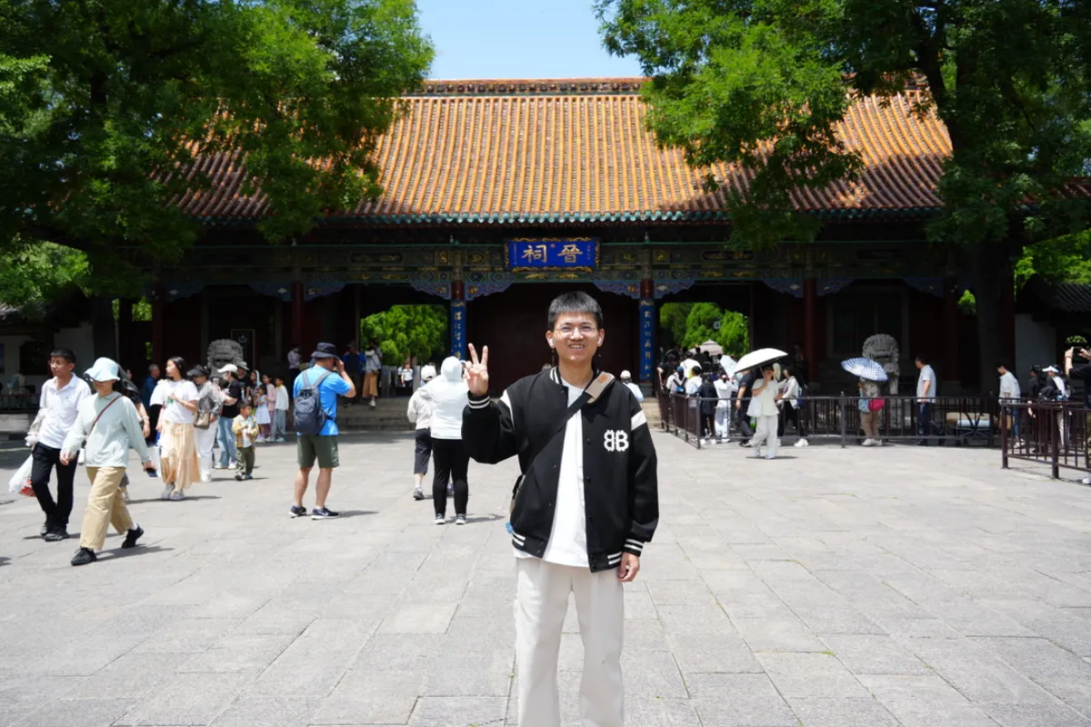 晋祠公园门口打卡照