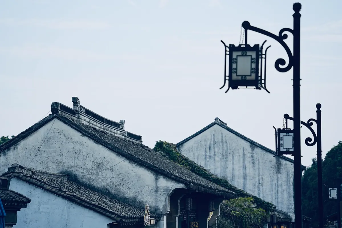 白墙黑瓦